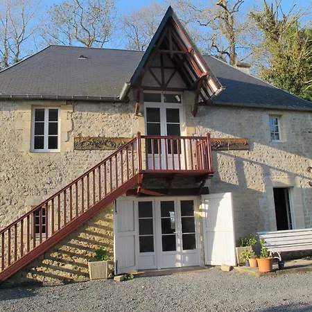 B&B Le Chateau D'asnieres En Bessin 3*