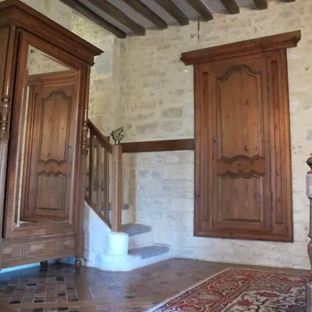 Le Chateau D'asnieres En Bessin