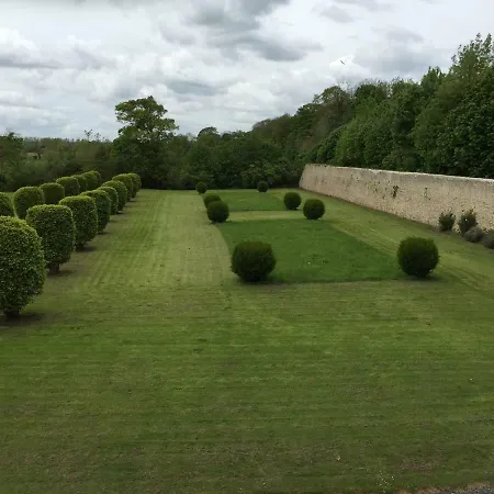 Bed & Breakfast Le Chateau D'asnieres En Bessin 3*