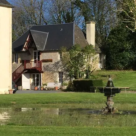 Le Château D'asnières En Bessin
