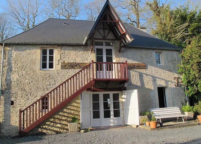 Bed & Breakfast Le Chateau D'asnieres En Bessin 3*
