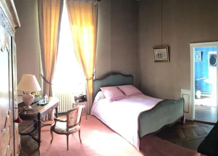 Le Chateau D'asnieres En Bessin Bed & Breakfast