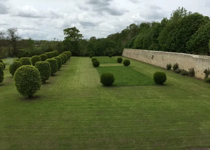 Bed & Breakfast Le Chateau D'asnieres En Bessin 3*