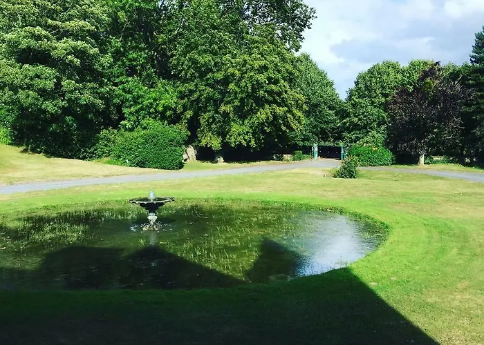 Bed & Breakfast Le Chateau D'asnieres En Bessin 3*