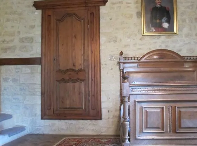 Le Chateau D'asnieres En Bessin Bed & Breakfast